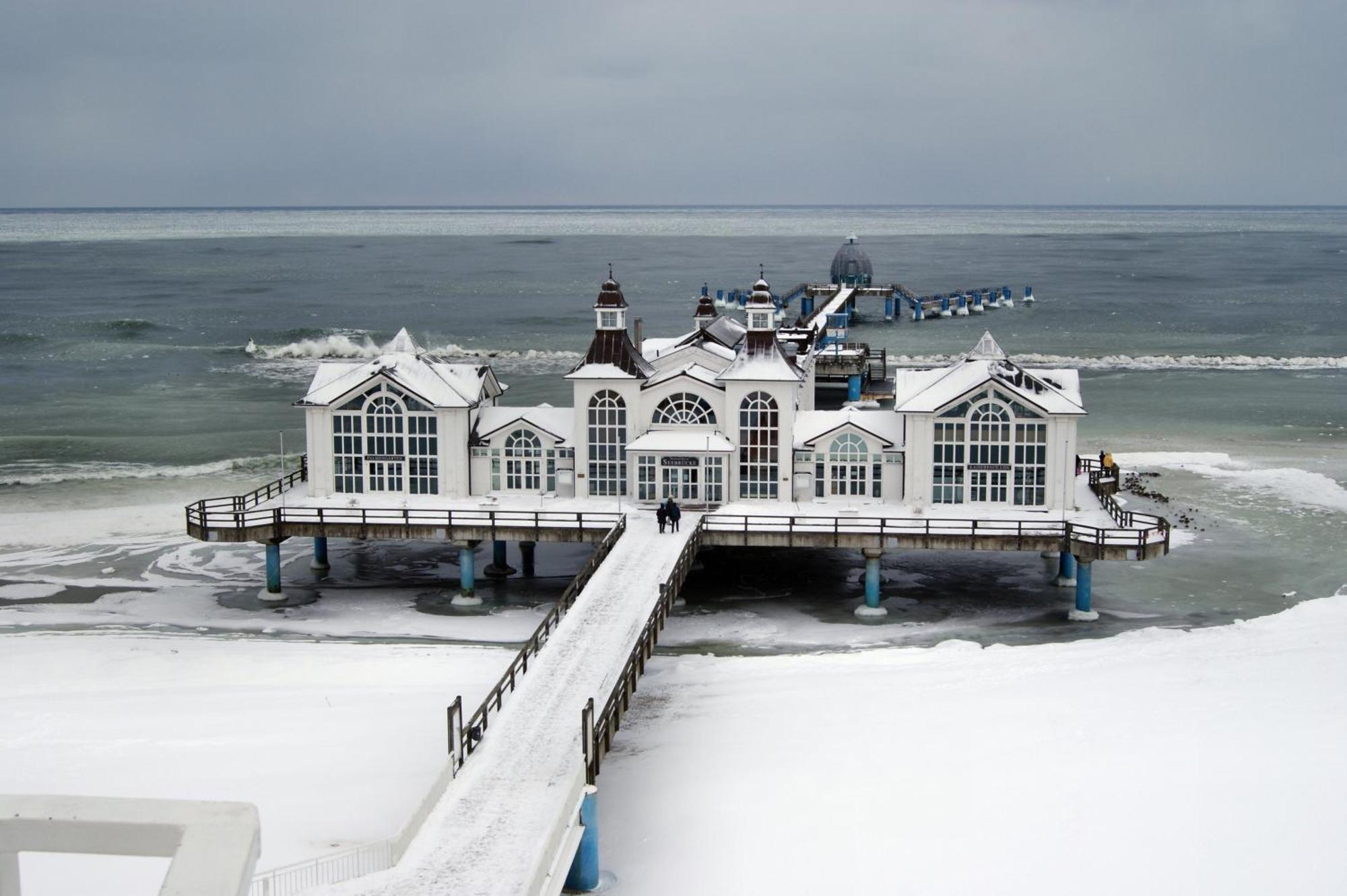 Ferienhaus Kress Links Sellin Kültér fotó